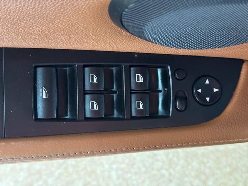Used 2011 BMW 328i Convertible RWD image 16