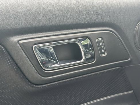 Used 2015 Ford Mustang GT Premium image 19