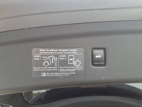 Used 2019 INFINITI QX50 Essential w/ Sensory Package FWD image 9