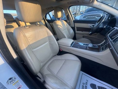 Used 2013 Jaguar XF 3.0 image 21