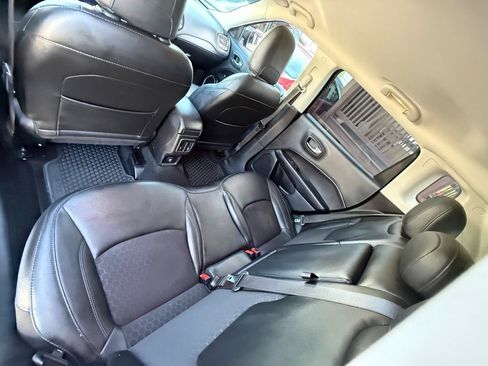 Used 2020 Jeep Compass Latitude FWD image 34