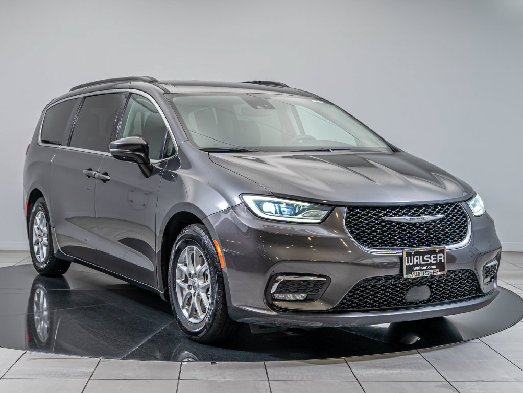 Used 2022 Chrysler Pacifica Touring-L FWD image 12