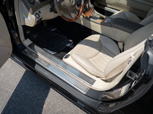Used 2009 Mercedes-Benz SL 550 image 16