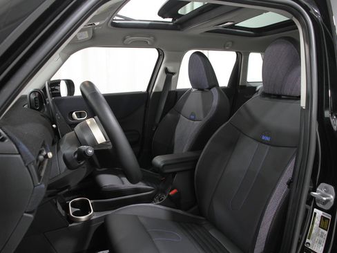 Certified 2025 MINI Cooper S image 5