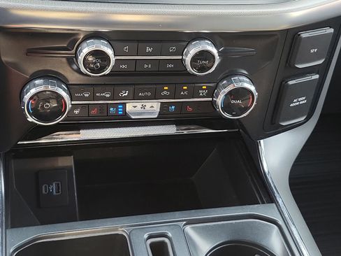 Used 2024 Ford F150 Lariat w/ FX4 Off-Road Package AWD/4WD image 35