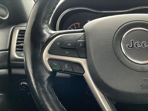 Used 2020 Jeep Grand Cherokee Laredo image 24