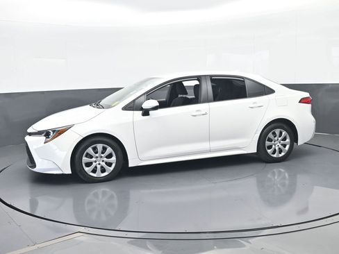 Used 2023 Toyota Corolla LE FWD image 2