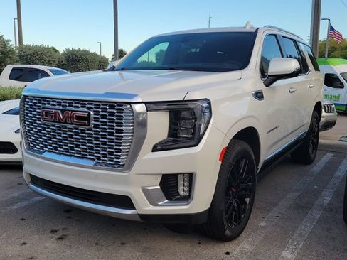Used 2022 GMC Yukon Denali RWD image 3