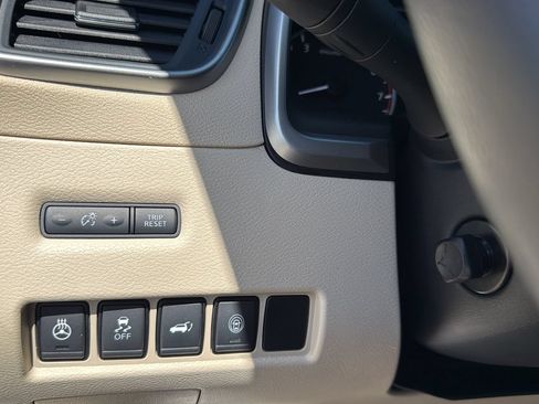 Used 2019 Nissan Murano Platinum w/ Cargo Package FWD image 17