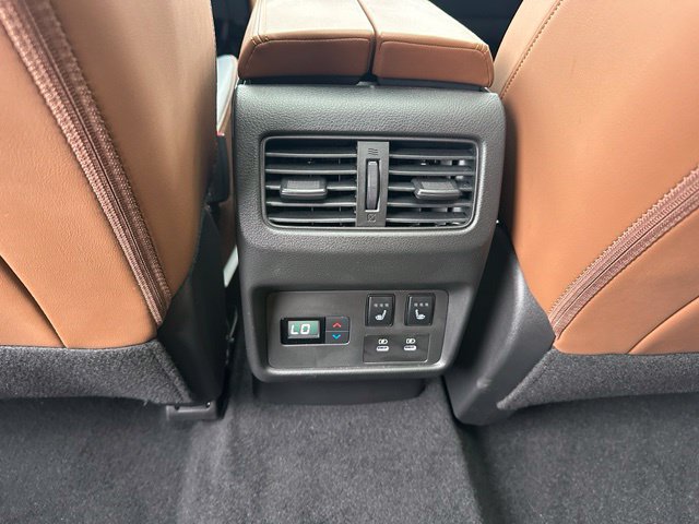 Used 2024 Nissan Rogue Platinum w/ Platinum Premium Package AWD/4WD image 19