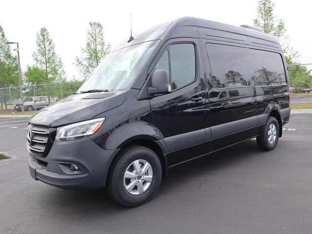 Used 2024 Mercedes-Benz Sprinter 2500 image 2