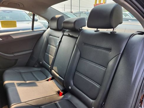 Used 2017 Volkswagen Jetta SE FWD image 10