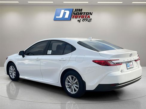 New 2026 Toyota Camry LE image 7