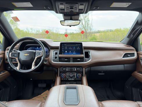 Used 2023 Chevrolet Suburban High Country AWD/4WD image 23
