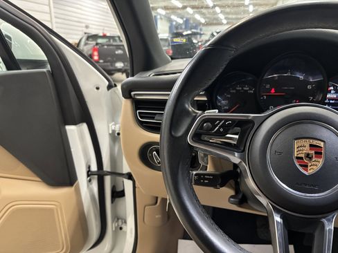 Used 2019 Porsche Macan image 14