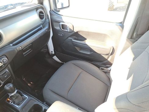 Used 2023 Jeep Wrangler Unlimited Sport image 11