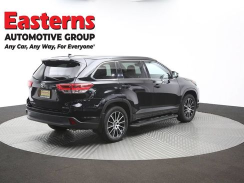 Used 2018 Toyota Highlander SE AWD/4WD image 42