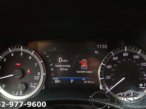 Used 2023 Toyota Highlander XLE FWD image 21