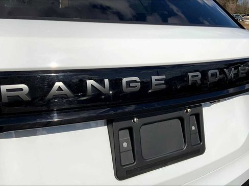 Certified 2022 Land Rover Range Rover Velar R-Dynamic S AWD/4WD image 30