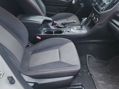 Used 2021 Subaru Crosstrek 2.0i Premium image 3