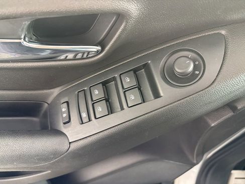 Used 2018 Chevrolet Trax LS FWD image 13