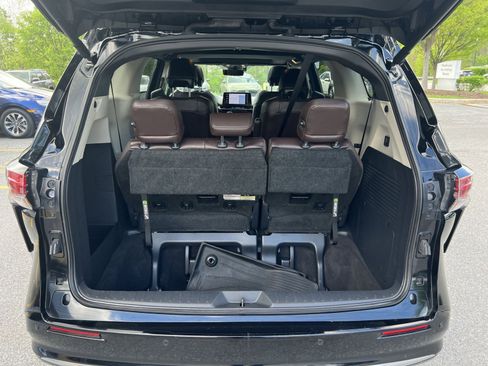 Used 2024 Toyota Sienna Platinum image 35