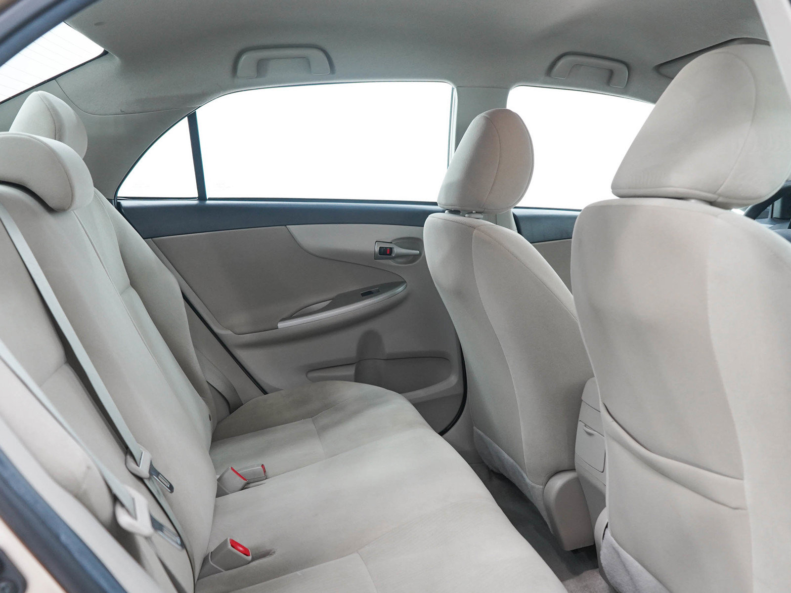 Used 2013 Toyota Corolla LE FWD image 12