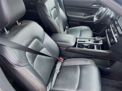 Used 2022 Nissan Pathfinder SL image 29