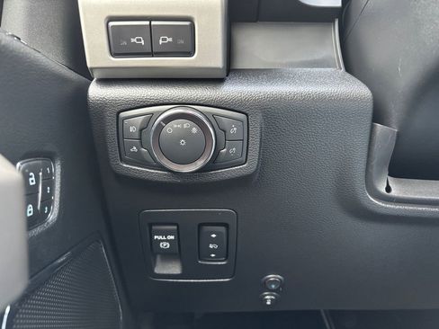 Used 2019 Ford F150 Lariat w/ Equipment Group 502A Luxury image 22