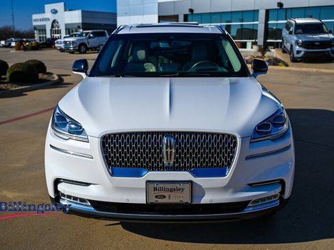 Used 2023 Lincoln Aviator Reserve w/ Equipment Group 201A image 2