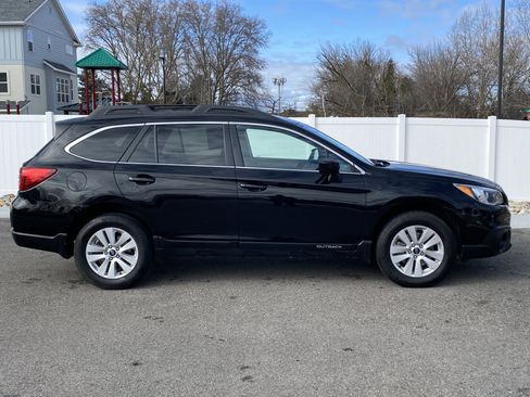 Used 2017 Subaru Outback 2.5i Premium image 5