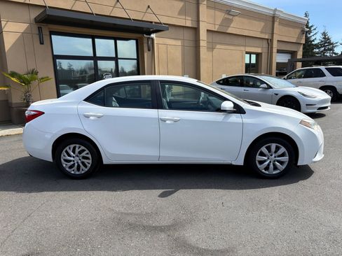 Used 2014 Toyota Corolla LE image 8