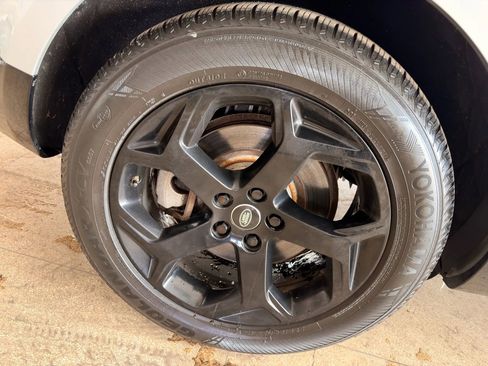 Used 2019 Land Rover Range Rover Sport HSE image 42