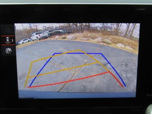 Used 2022 Kia Sorento LX image 7