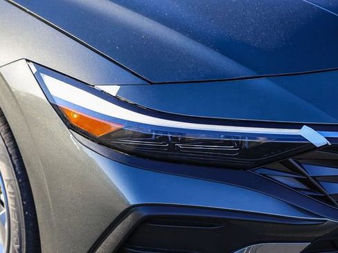 New 2026 Hyundai Elantra SE FWD image 5