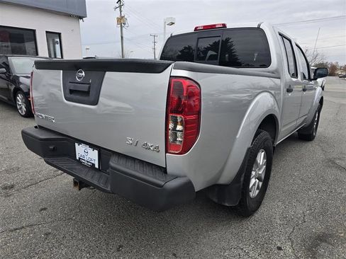 Used 2019 Nissan Frontier SV image 5