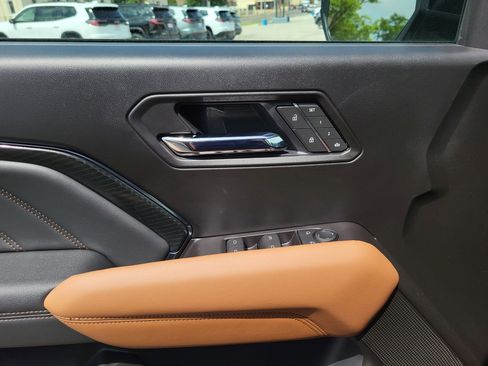 New 2025 GMC Canyon AT4 w/ Nightfall Edition image 11