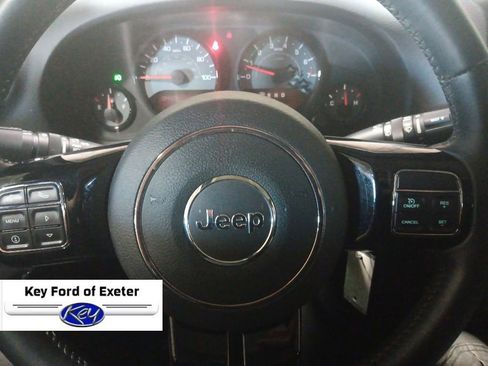 Used 2017 Jeep Wrangler Sahara AWD/4WD image 27