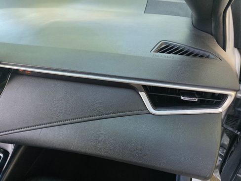 Used 2020 Toyota Corolla SE w/ Carpet Mat Package (TMS) FWD image 31