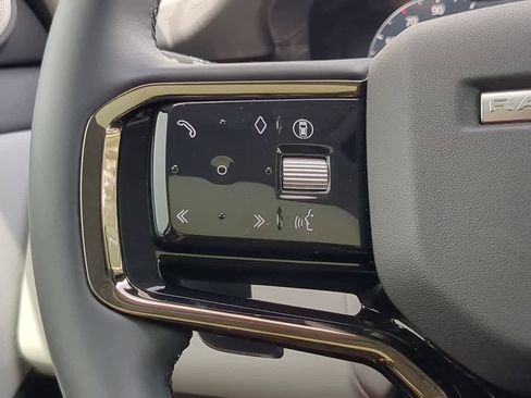 Certified 2025 Land Rover Range Rover Evoque Dynamic SE image 24