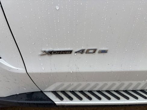 Used 2017 BMW X5 xDrive40e image 9