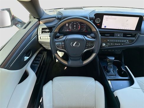 Used 2024 Lexus ES 350 w/ Luxury Package image 16