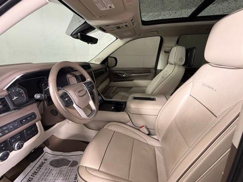 Used 2021 GMC Yukon Denali w/ Denali Ultimate Package AWD/4WD image 16