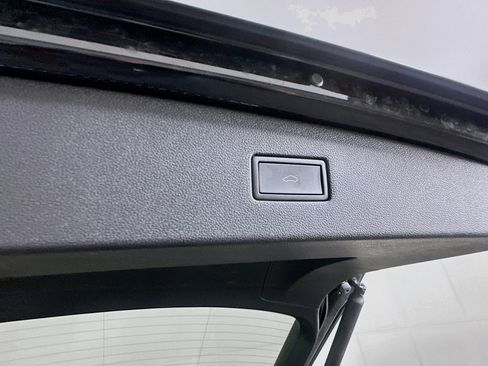 Used 2024 Volkswagen Tiguan Wolfsburg Edition image 28