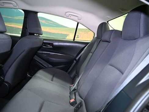 Used 2023 Toyota Corolla LE image 40