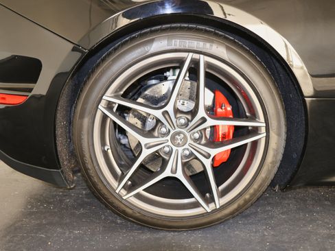 Used 2017 Ferrari California T image 12