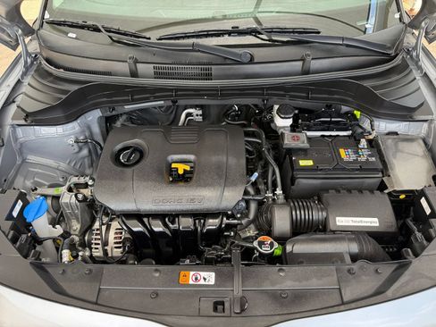 Used 2025 Kia Soul LX w/ LX Technology Package FWD image 31