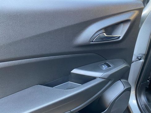 Used 2025 Chevrolet Trax LT w/ Driver Confidence Package image 29