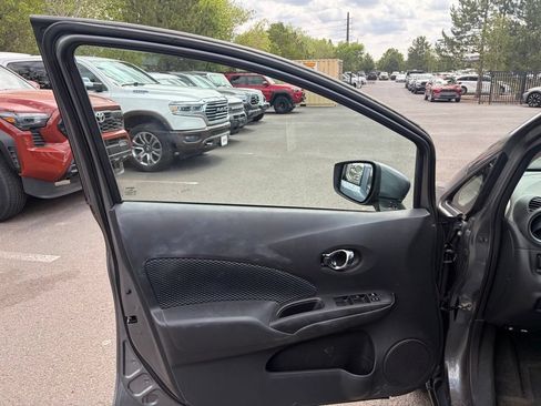 Used 2018 Nissan Versa Note SV FWD image 19