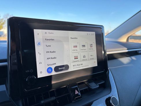 Used 2025 Toyota Corolla LE image 22